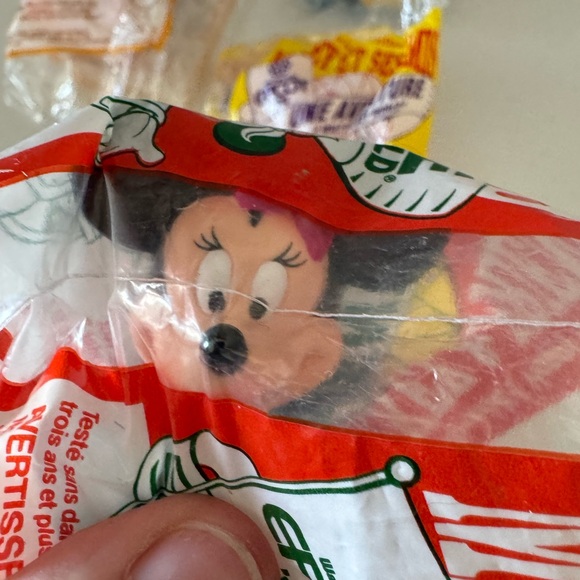 Disney McDonald’s Epcot Adventure at Disney World Figures - Picture 6 of 6